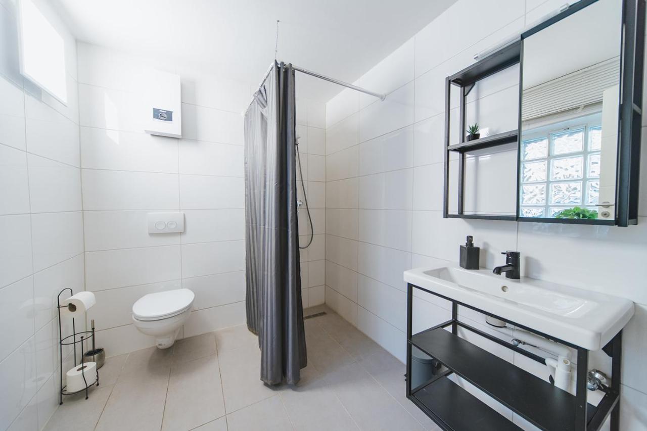 Apartment Central 10A 40Qm Wi-Fi Free Parking Calm Back House Dortmund Exterior foto
